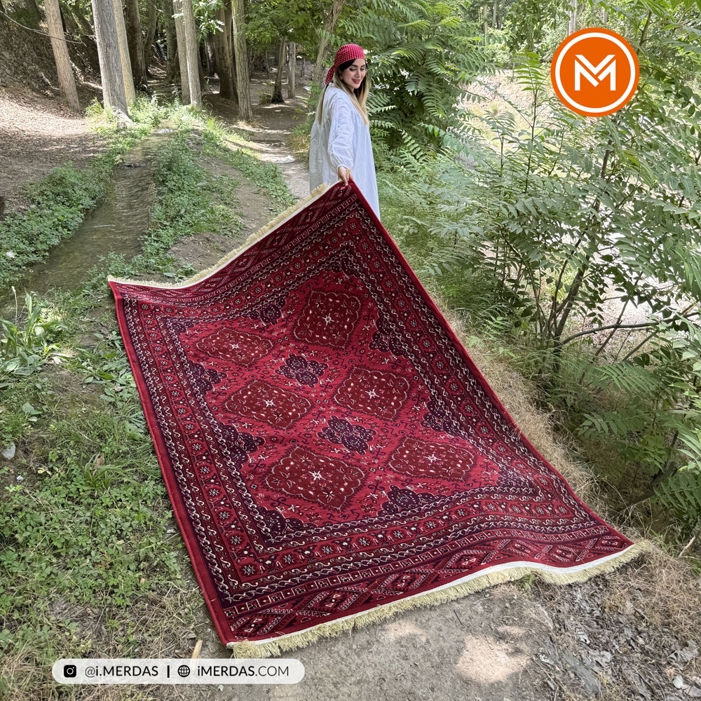 فرش گبه کد 4444 زمینه لاکی