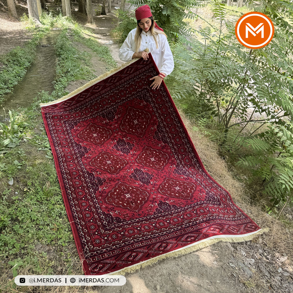 فرش گبه کد 4444 زمینه لاکی