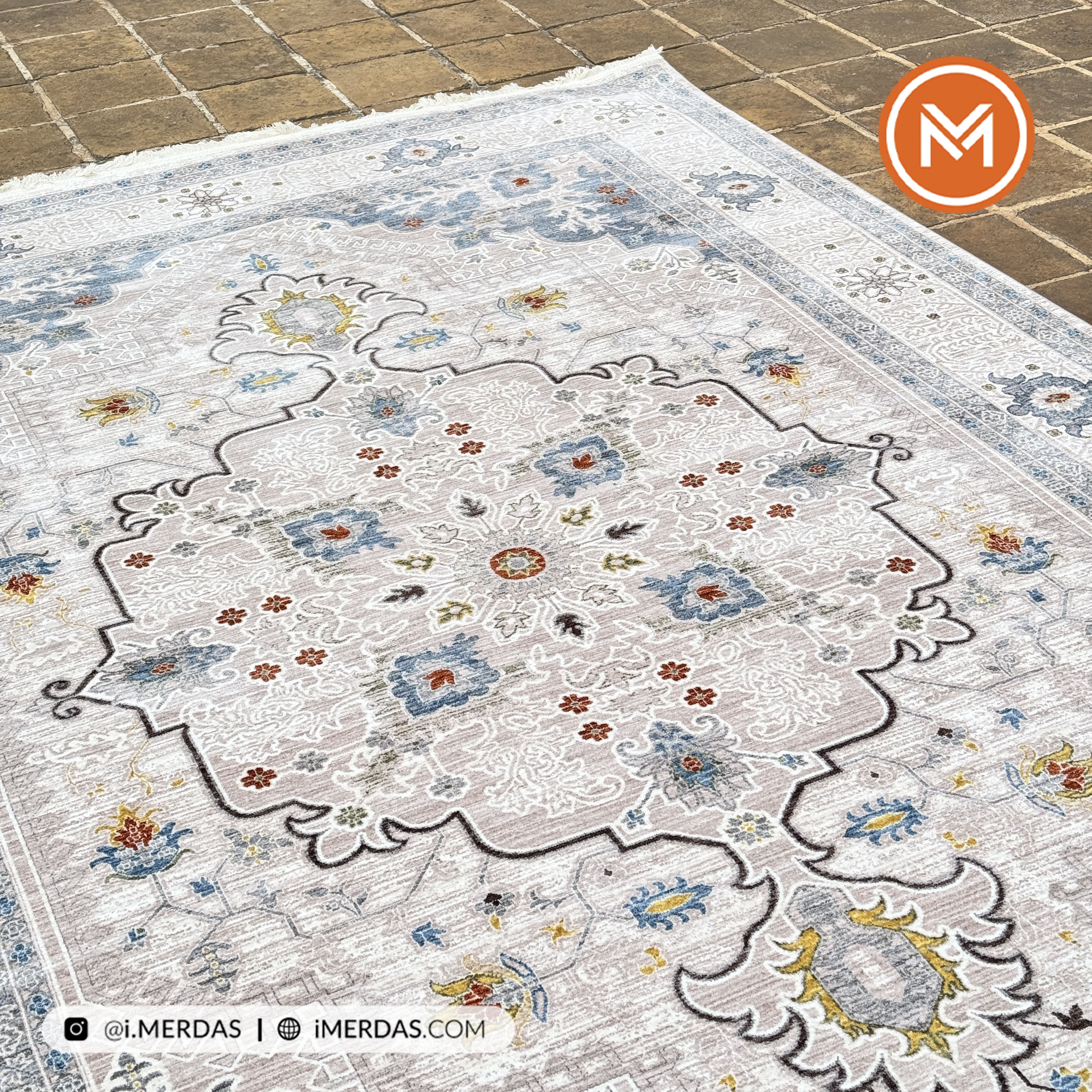 فرش وینتیج کد 76006 زمینه کرم گردویی