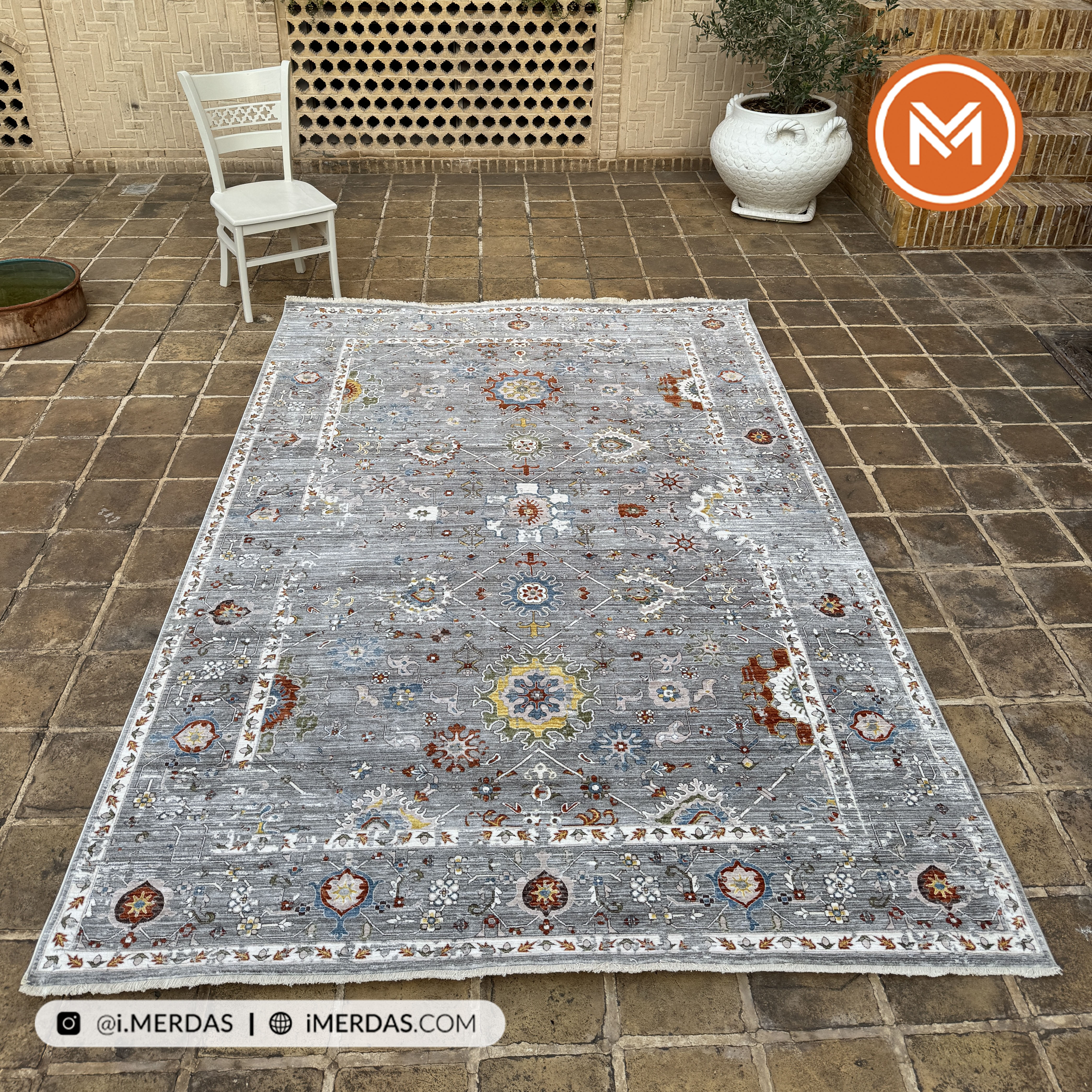 فرش وینتیج کد 76010 زمینه نقره ای