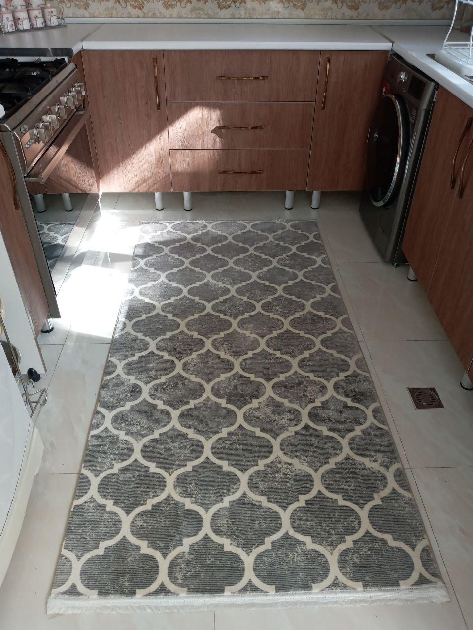 فرش کناره، بهترین انتخاب برای فضاهای خالی